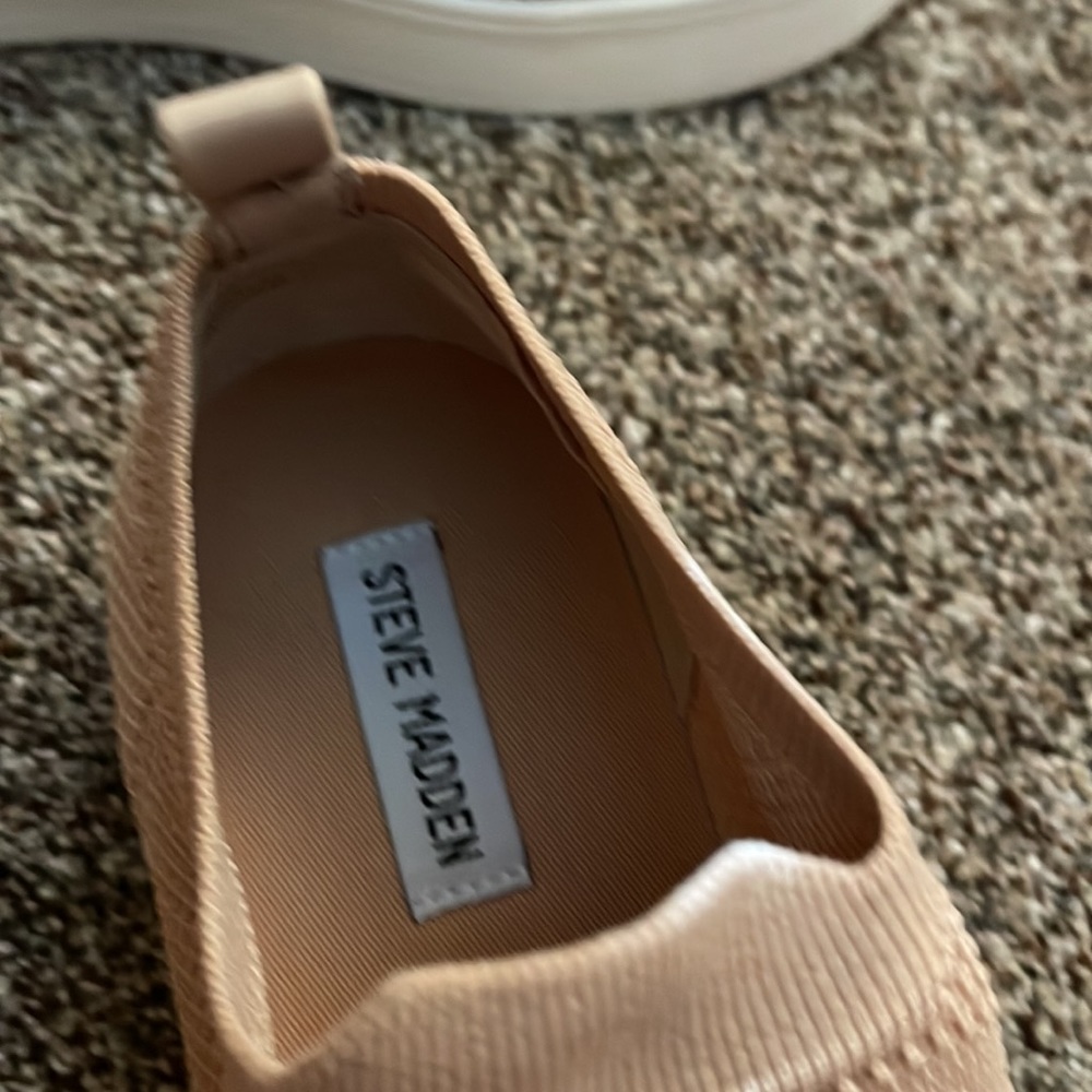 Steve Madden - Picture 2 of 3